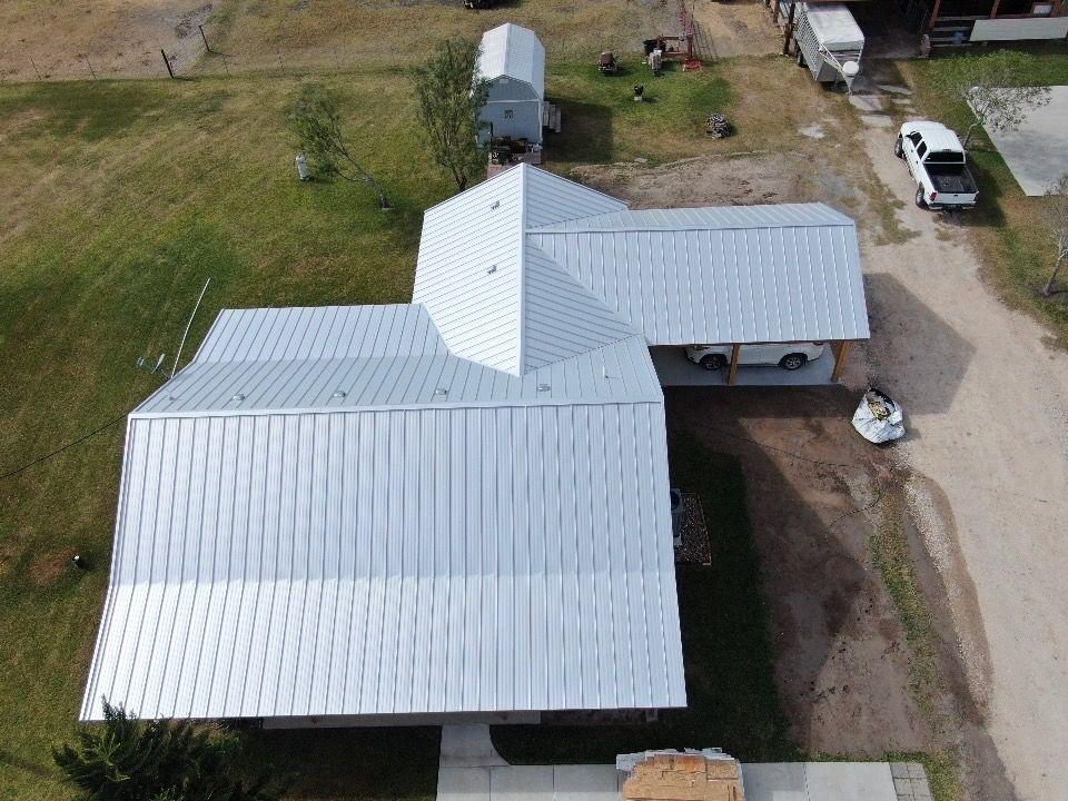 comparison of metal roof and shingle roof durability